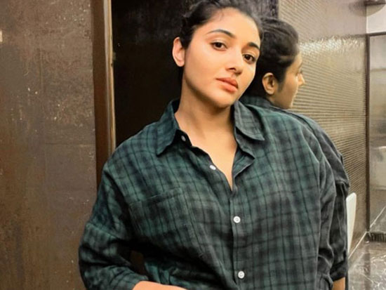 Trendy Pics Of Mirnaa